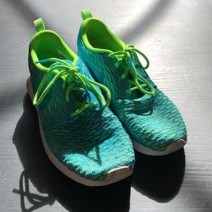 Womens Nike Roshe Ones